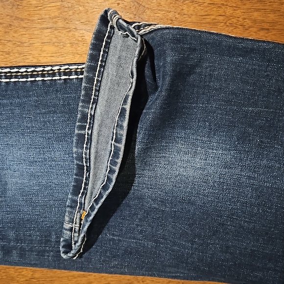 Rock Revival Jeans - Picture 9 of 10